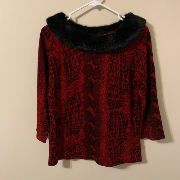 Top with removable collar by Norton McNaughton - Picture 5 of 12